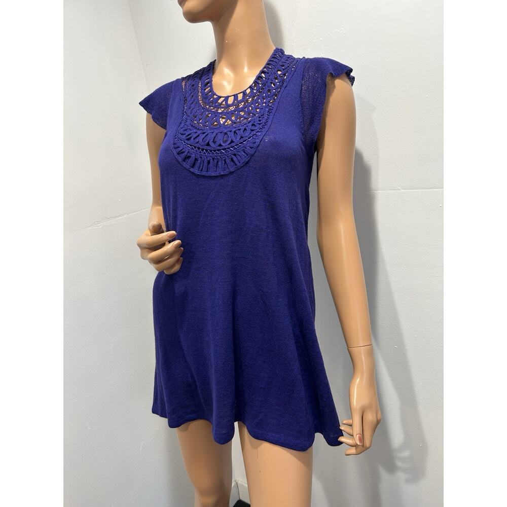 bcbg max azria top xs Indigo Purple Short Sleeve Lace In The Neck Line Long Top